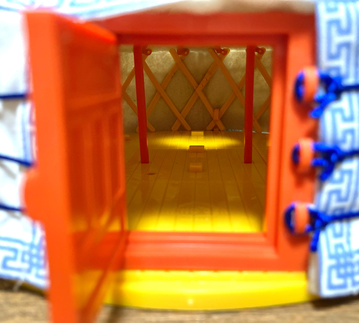 【希少】 NAAD NOMADIC GAMES & TOYS 組立式モンゴルゲル モンゴル ゲル模型＞ NAAD M30モデル 家具付き(大） – Nomadic