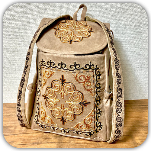 カザフ文様リュック (アイボリー）タイプ１