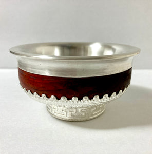 モンゴル伝統銀茶碗ームングンアヤグ（中）